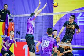 米兰总比分1-2费耶诺德被淘汰，圣地亚哥破旧主，特奥染红